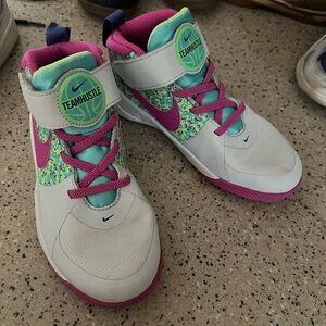Nike girls basketball shoes
